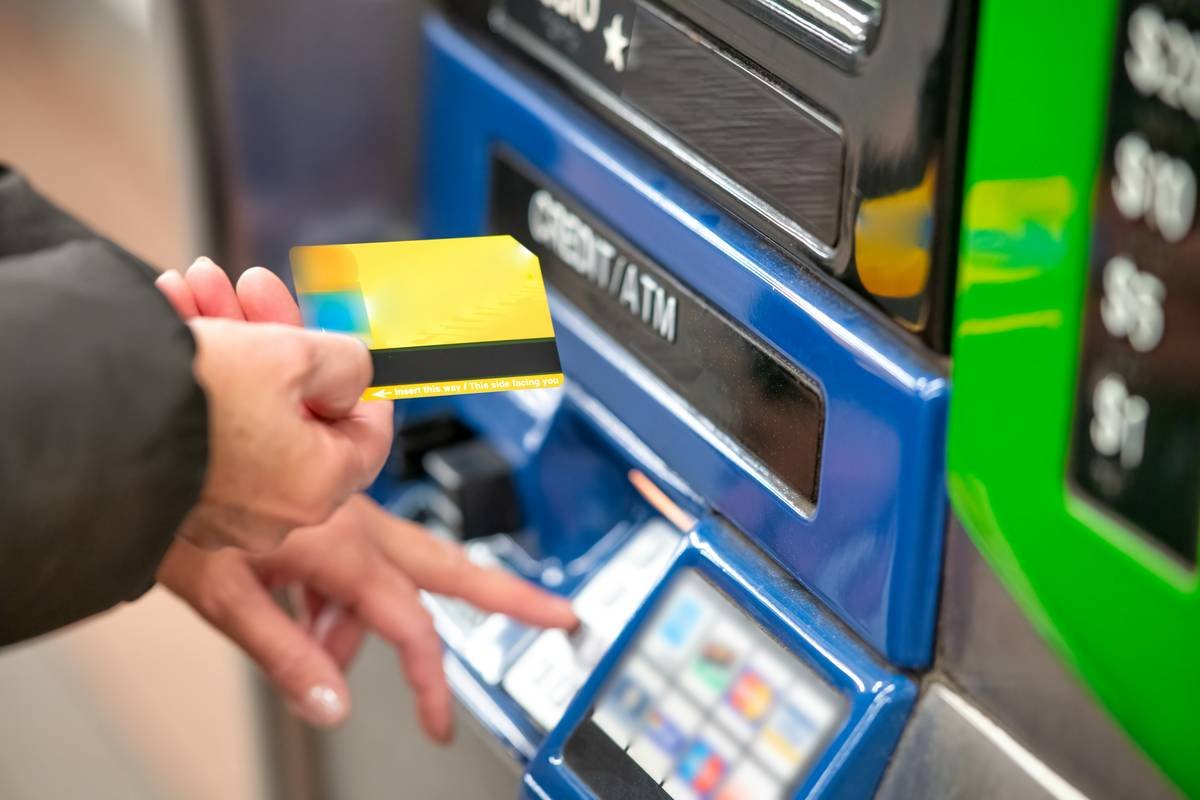 Bar chart showing which U.S. credit cards still offer return protection in 2024: Chase Sapphire Preferred, Chase Sapphire Reserve, and U.S. Bank Altitude Go