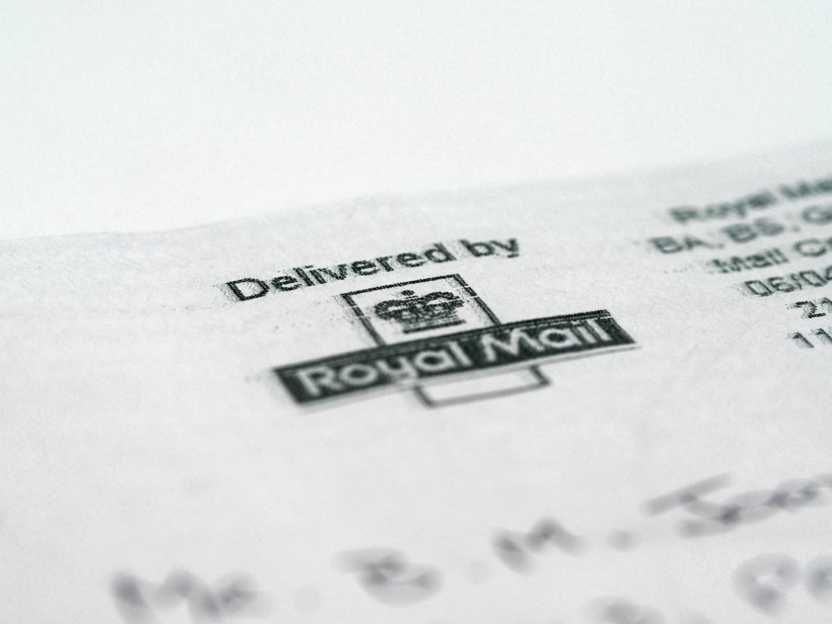 stamp, post, royal mail, close up, bokeh, macro, blur, blurred background, close focus, stamp, mail, post, letter,