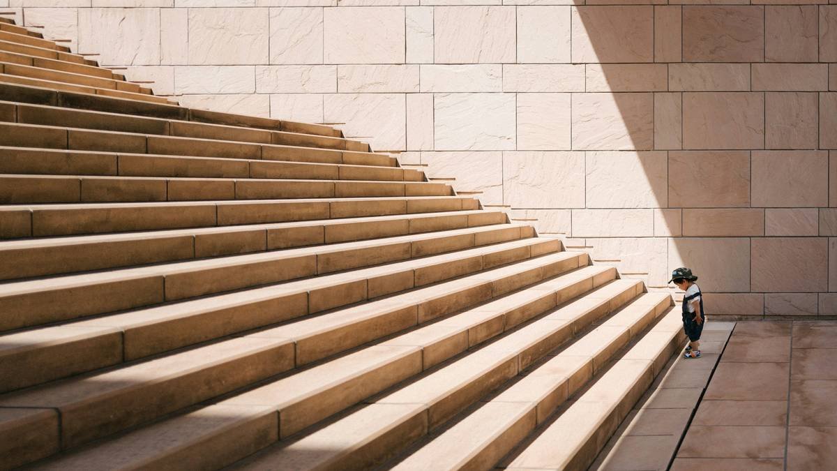 Step-by-step guide visualizing how to file a card return period limit claim successfully